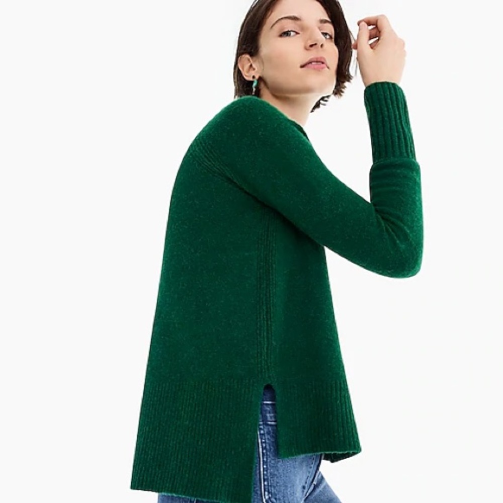 J. Crew V Neck Supersoft Yarn Sweater Medium